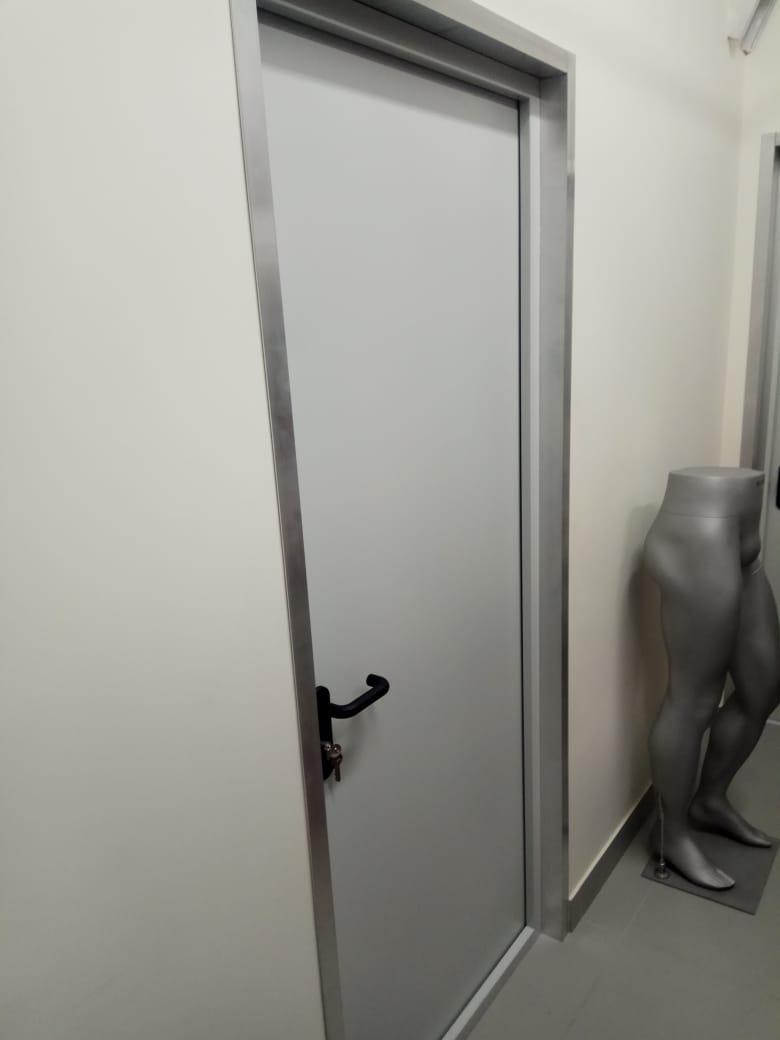 Металлическая противопожарная дверь EI 60 RAL 7035