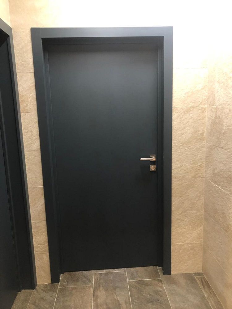 Покраска дверного блока по RAL 7024
